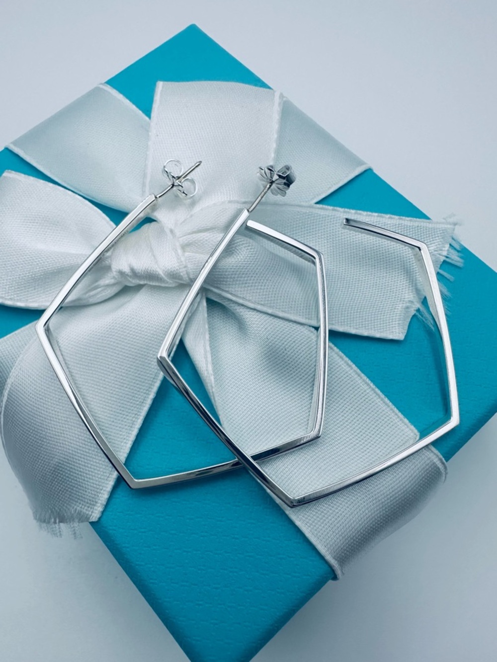 RARE Tiffany & Co. Frank Gehry Large Torque Hoop Earrings in Silver w Packaging - Picture 3 of 12